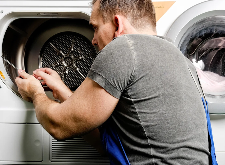 tecnico assistenza electrolux zona pasteur fa un preventivo